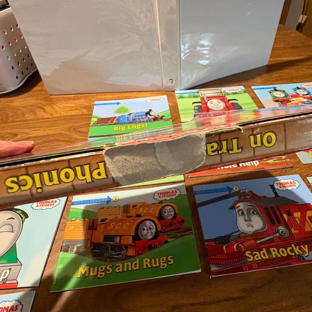 Thomas & Friends On Track with Phonics Step into Reading 11 Book Set Boxed